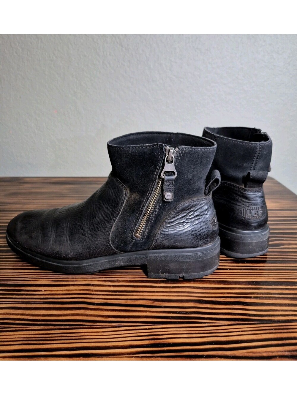 UGG Harrison Black Waterproof Zip Leather Women's Boots Sz 10 1121754